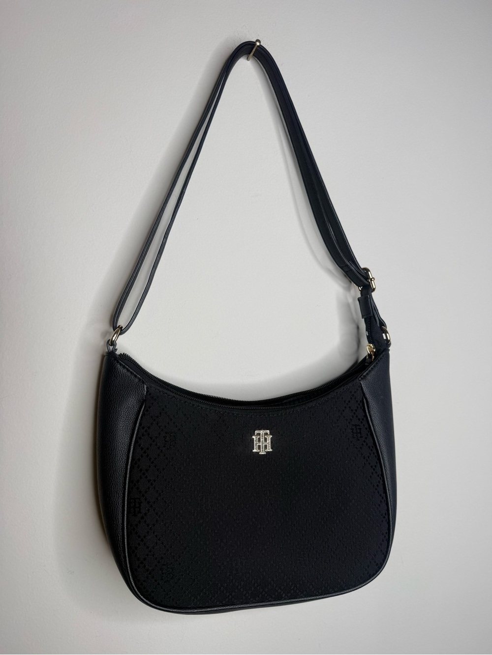 Tommy Hilfiger Black Shoulder Bag with Signature Logo